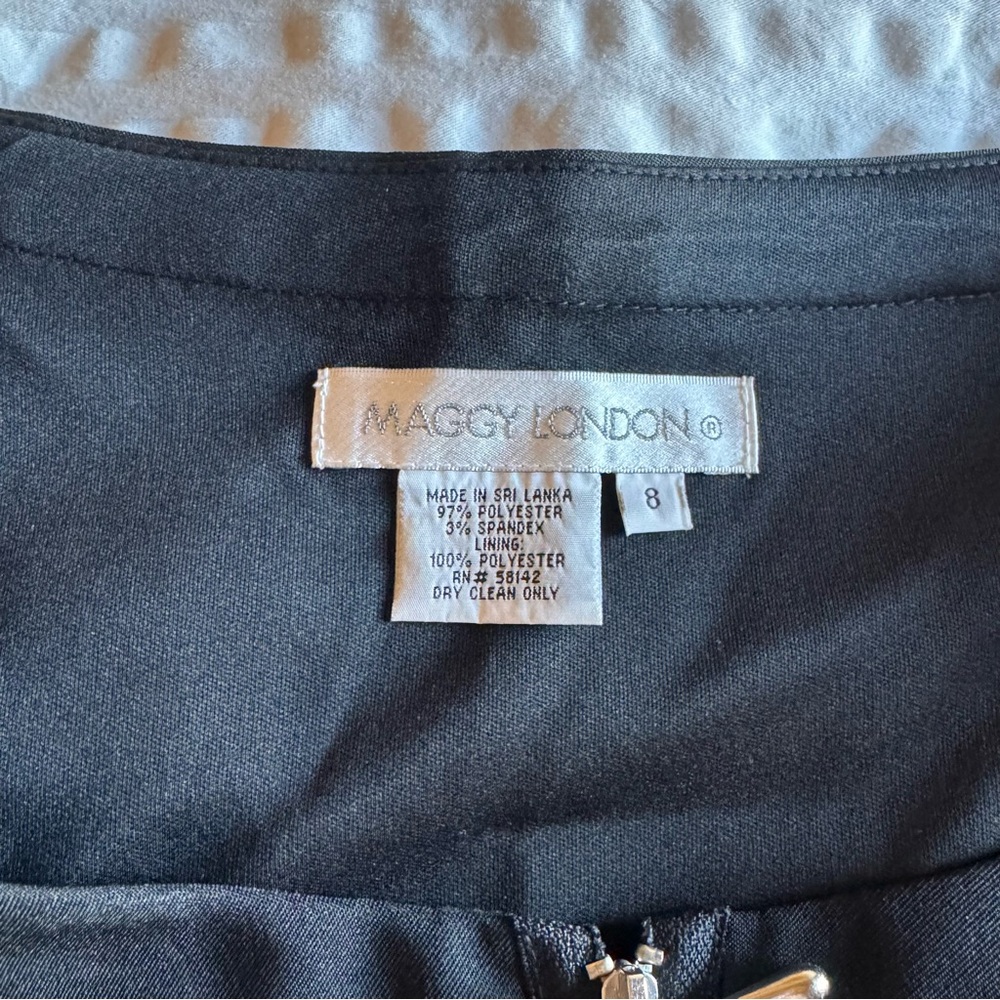 Maggy London Dress Size 8 - Picture 12 of 12